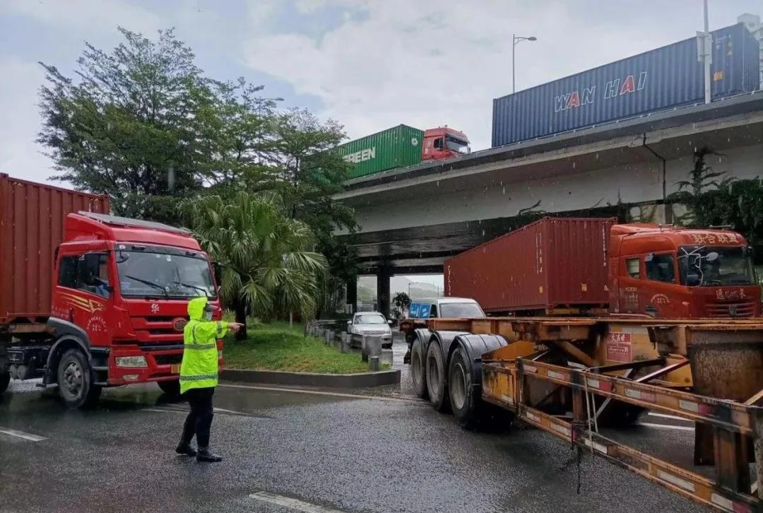 鹽田港貨柜車(chē)進(jìn)港要預(yù)約！繞行攻略請(qǐng)戳