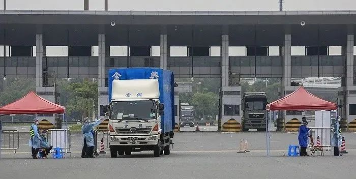 香港單日新增確診34466例，司機緊缺